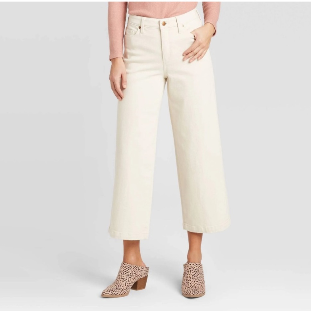 Cream cropped jeans